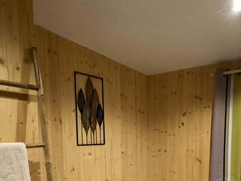 HÉBERGEMENT INSOLITE 2 personnes - ROULOTTE INSOLITE Vue Réserve - Draps, serviettes et ménage inclus