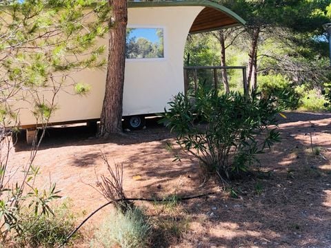 HÉBERGEMENT INSOLITE 2 personnes - ROULOTTE INSOLITE Vue Réserve - Draps, serviettes et ménage inclus