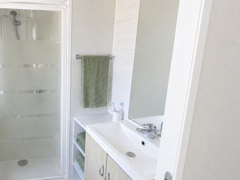 MOBILHOME 5 personnes - Cottage Picholine Standard 25m² - 2 chambres - terrasse semi-couverte -