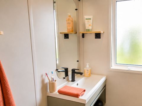 MOBILHOME 6 personnes - Mobile-home Riviera Premium 34m² - 3 chambres - terrasse semi-couverte - clim -