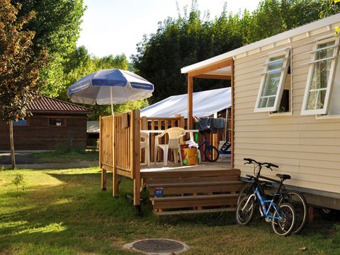 MOBILHOME 6 personnes - Standard 31m² 3 chambres dont terrasse semi-couverte 7m² + TV