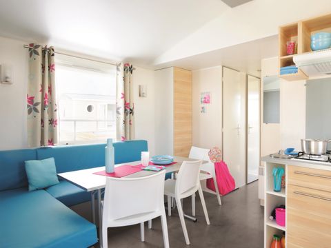 MOBILHOME 6 personnes - Standard 31m² 3 chambres dont terrasse semi-couverte 7m² + TV