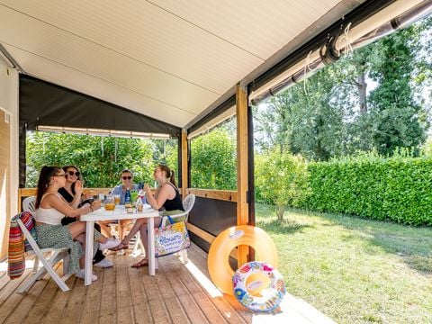 BUNGALOW TOILÉ 5 personnes - Standard 27m² 2 chambres avec WC - sans salle de bains + terrasse couverte