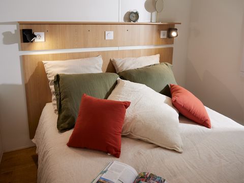 MOBILHOME 6 personnes - Homeflower Premium 35m² - 3 chambres + terrasse semi-couverte + TV + draps + serviettes + CLIM