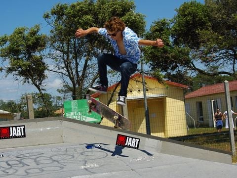  Camping des Pins  - Camping Gironde