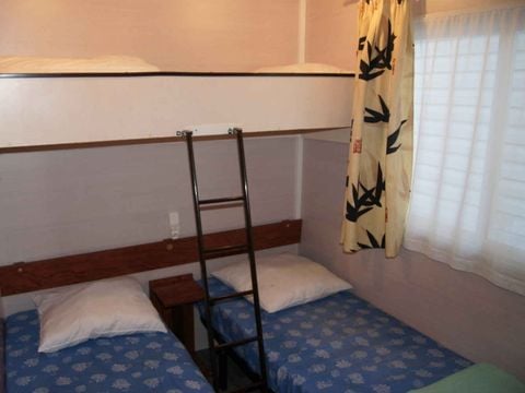 Mobilhome 5 personnes - Myrtil - 5 personnes ( 4 adultes + 1 enfant de - 9 ans petit lit en hauteur) - 2 chambres