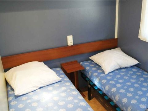 Mobilhome 4 personnes - Cordulie- 4 personnes- 2 chambres
