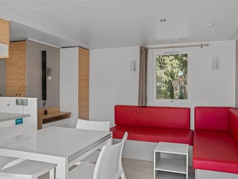 MOBILHOME 6 personnes - Premium | 3 Ch. | 6 Pers. | Terrasse surélevée | 2 SDB