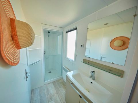MOBILHOME 6 personnes - Premium | 3 Ch. | 6 Pers. | Terrasse surélevée | 2 SDB