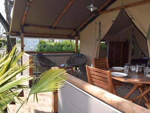 Tente en toile et en bois 5 personnes - LODGE KENYA - SANS SANITAIRES