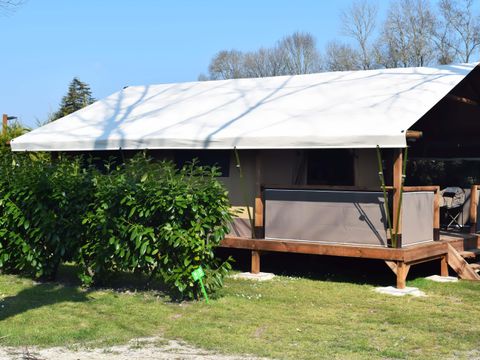 Tente en toile et en bois 5 personnes - LODGE KENYA - SANS SANITAIRES