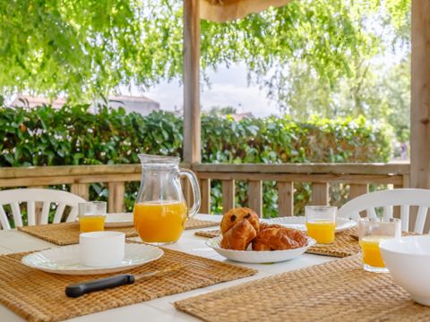 MOBILHOME 4 personnes - Confort 3 Pièces 4 Personnes + TV