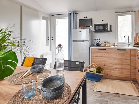 Mobilhome 5 personnes - "CONFORT - FAMILLE KIDS" - 2 chambres - CLIM - TV *NOUVEAUTE 2024*