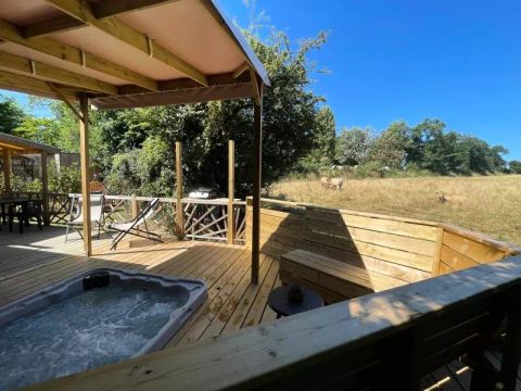 MOBILHOME 6 personnes - Premium 4 Pièces 6 Personnes Climatisé + TV + Jacuzzi