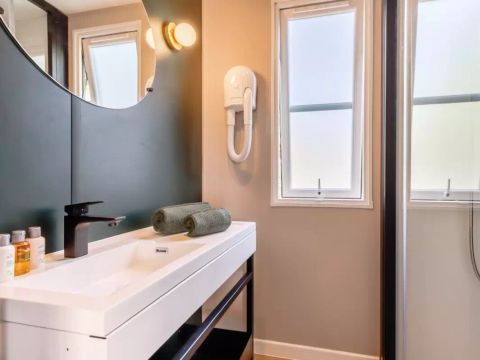 Mobilhome 6 personnes - Premium - 4 Pièces - Climatisé - TV - Jacuzzi