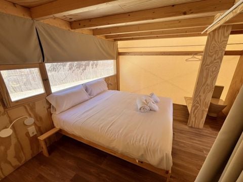 TENTE TOILE ET BOIS 4 personnes - Glamping Kentia
