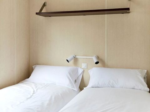 BUNGALOW 4 personnes - Bungalow Banya Essential 2 Chambres 4 Personnes Clim