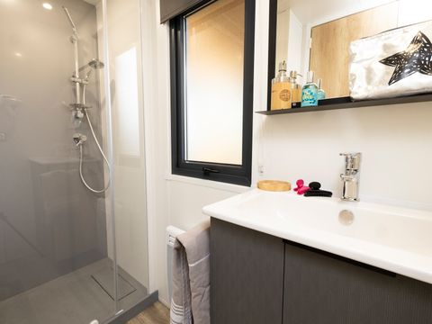 MOBILHOME 10 personnes - Cottage Premium "Route de la noix" 5 ch. - TV - CLIM - LV - 3 SDB