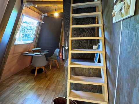 HÉBERGEMENT INSOLITE 5 personnes - TIPI HOME 3ch 5pers - sans sanitaire - 34m2