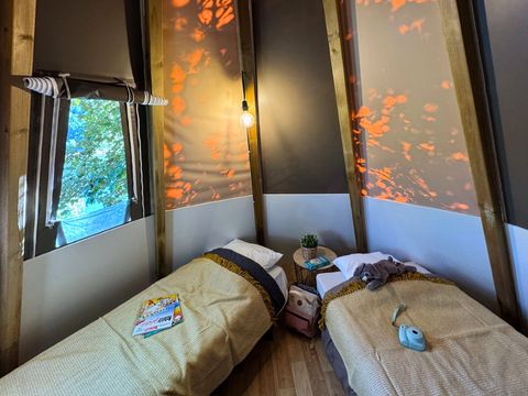 HÉBERGEMENT INSOLITE 5 personnes - TIPI HOME 3ch 5pers - sans sanitaire - 34m2