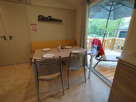 MOBILHOME 4 personnes - Confort 2 chambres - 30m² - Climatisation + TV