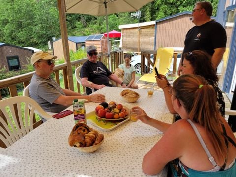 MOBILHOME 6 personnes - Privilège 3 chambres - 1 salle de bain - climatisation + TV