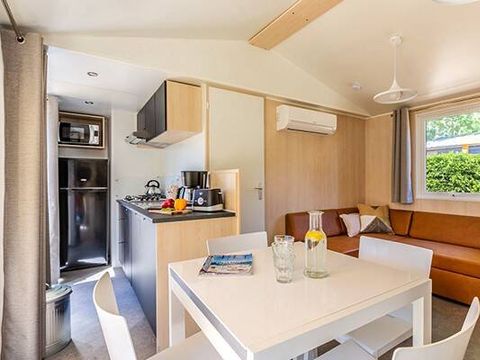 MOBILHOME 6 personnes - Premium | 3 Ch. | 6 Pers. | Terrasse Couverte | Douche tropicale | Clim. | TV