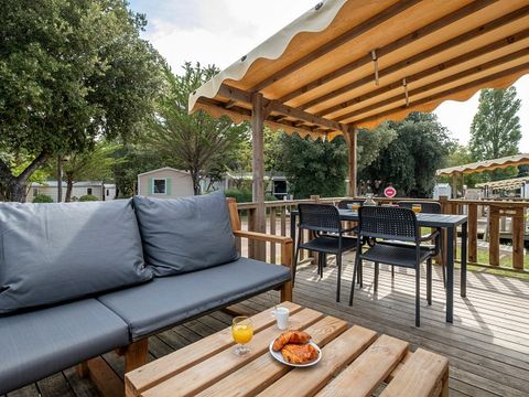 MOBILHOME 6 personnes - Premium | 3 Ch. | 6 Pers. | Terrasse Lounge | Clim. | TV