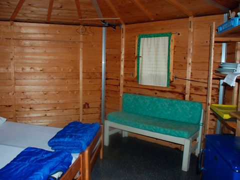 Chalet 3 personnes - Mini chalet 3 personnes (sans eau, ni sanitaires).