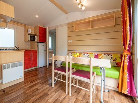 MOBILHOME 4 personnes - Mobil-home | Classic | 2 Ch. | 4 Pers. | Terrasse Simple | 1 SDB