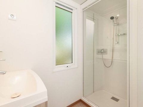 MOBILHOME 6 personnes - Comfort | 3 Ch. | 6 Pers. | Terrasse simple | Clim. MOBILHOME 6 personnes - Comfort | 3 Ch. | 6 Pers. | Terrasse simple | Clim.