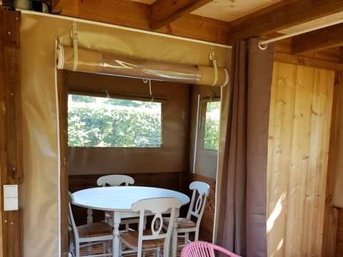 HÉBERGEMENT INSOLITE 4 personnes - Cabatente meublée avec cuisine et sanitaires 29m² - 2 chambres -