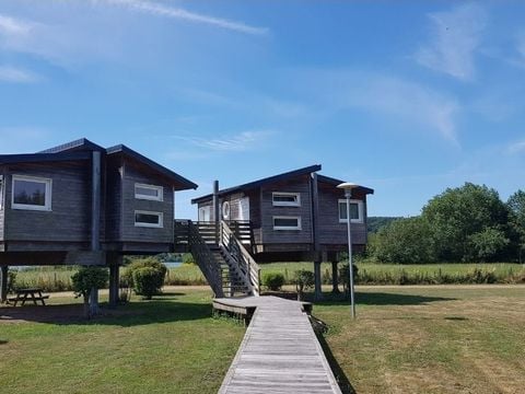 HÉBERGEMENT INSOLITE 4 personnes - Cottage sur pilotis Privilège 35m² -1 chambre + 1 alcôve - lave vaisselle - terrasse face aux étangs