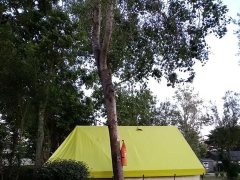 Tente en toile et en bois 4 personnes - Ecolodge SAHARI 17m² 2 chambres - sans sanitaires