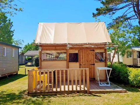 Tente en toile et en bois 4 personnes - LODGE Cocotier (sans sanitaires)