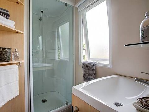 BUNGALOW 4 personnes - Mobil-home | Classic | 2 Ch. | 4 Pers. | Terrasse surélevée non couverte