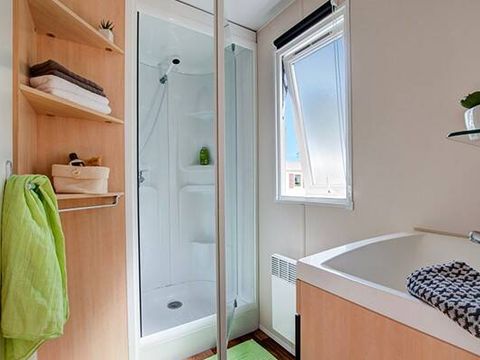 BUNGALOW 4 personnes - Mobil-home | Comfort | 2 Ch. | 4 Pers. | Terrasse surélevée | TV