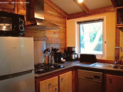 CHALET 5 personnes - Lodge VIP Premium 34m² - vue sur lac (2 chambres) + TV + draps + serviettes + terrasse couverte 11m² 4/5 pers.