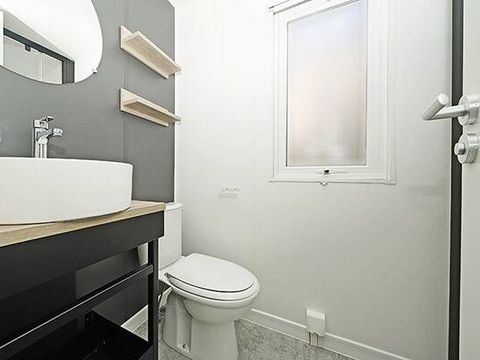 BUNGALOW 6 personnes - Mobil-home | Premium | 3 Ch. | 6 Pers. | Terrasse surélevée | 2 SDB | Clim. | TV