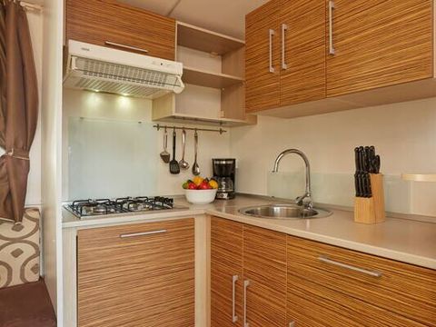 MOBILHOME 4 personnes - Mobil-home | Classic | 2 Ch. | 4 Pers. | Terrasse surélevée | 2 SDB | Clim. | TV