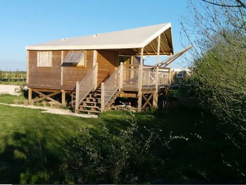 Tente en toile et en bois 4 personnes - CARRELET SUR PILOTIS à 1m20