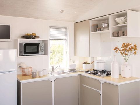Mobilhome 6 personnes - Loggia - 3 chambres - Terrasse couverte et pouvant se fermer grâce aux baies coulissantes