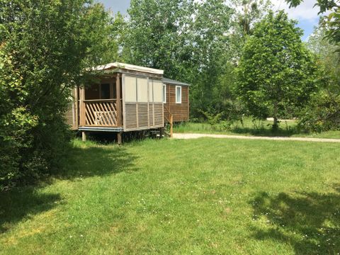 Mobilhome 6 personnes - Loggia - 3 chambres - Terrasse couverte et pouvant se fermer grâce aux baies coulissantes