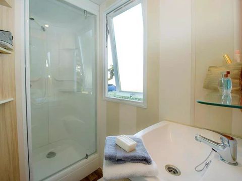 MOBILHOME 8 personnes - Mobil-home | Premium | 3 Ch. | 6/8 Pers. | Terrasse surélevée | 1 SDB | Clim.
