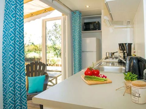 MOBILHOME 8 personnes - Mobil-home | Premium | 3 Ch. | 6/8 Pers. | Terrasse surélevée | 1 SDB | Clim.