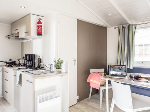 MOBILHOME 6 personnes - Mobil-home | Comfort | 3 Ch. | 6 Pers. | Terrasse surélevée | 1 SDB | Clim.