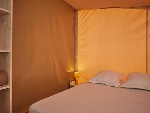 TENTE TOILE ET BOIS 4 personnes - Tente Super Lodge | Comfort | 2 Ch. | 4 Pers. | Sans SDB