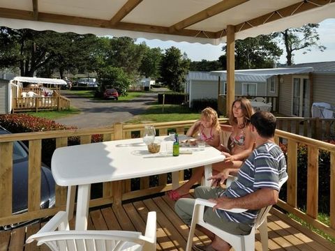 MOBILHOME 4 personnes - Mobil-home STANDARD 29m² (2 chambres) + terrasse semi-couverte 18m²