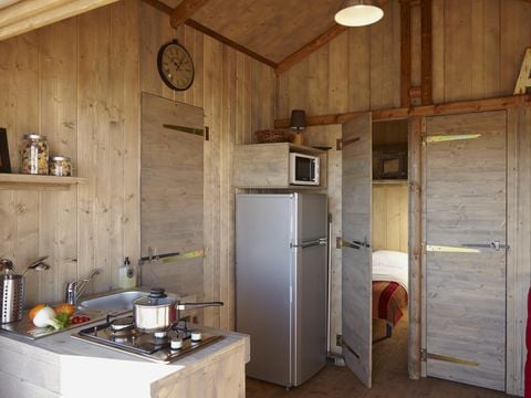 TENTE TOILE ET BOIS 4 personnes - Cabane Lodge Bois sur pilotis STANDARD 38m² (2 chambres) dont terrasse couverte de 8m²