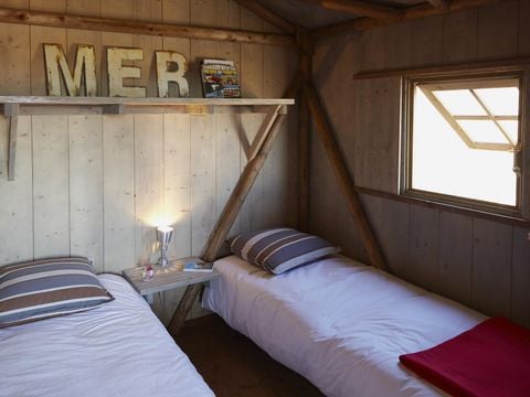 TENTE TOILE ET BOIS 4 personnes - Cabane Lodge Bois sur pilotis STANDARD 38m² (2 chambres) dont terrasse couverte de 8m²